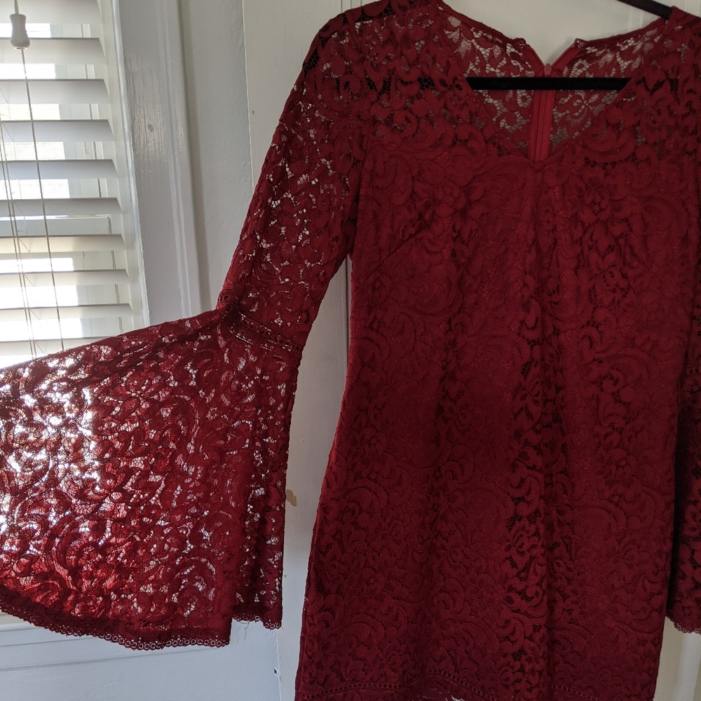 Garnet flare sleeve lace dress